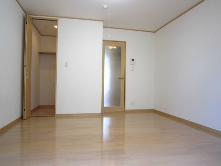 神奈川県小田原市中曽根(アパート)の賃貸物件の居間