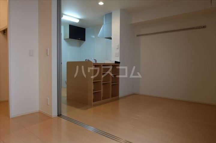 シャ・ペルサン Cの居間