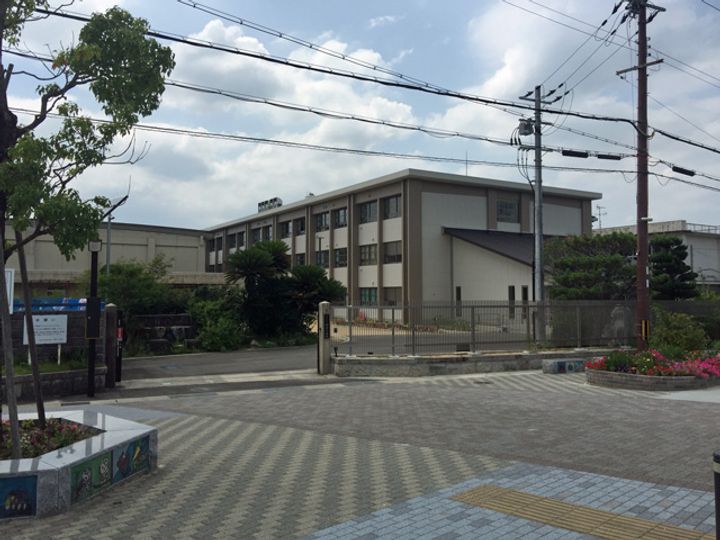 セジュール・マルコの周辺
