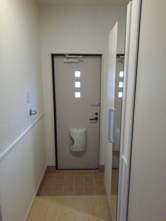 サンリットスクエアIIIの玄関