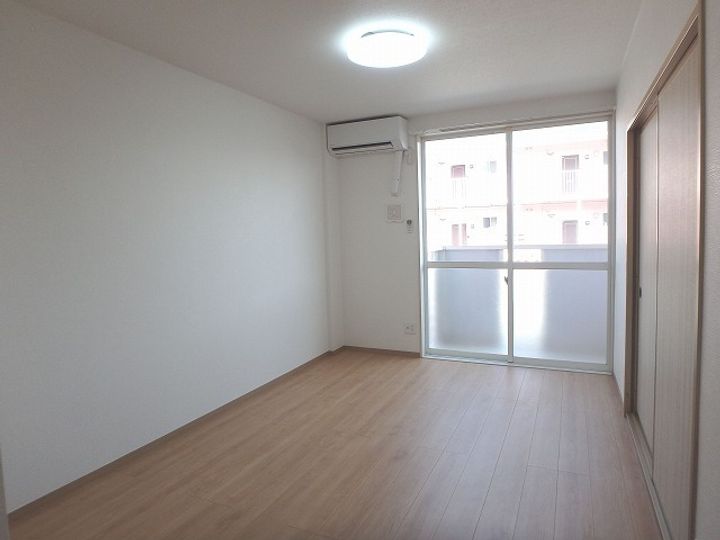 メゾンエスポワール Bの居間