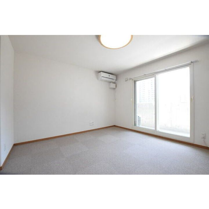 オール裏参道の居間