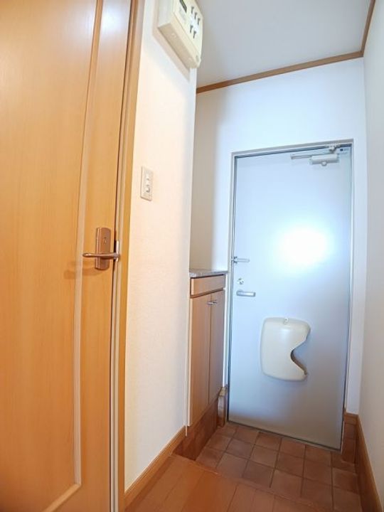 和歌山県和歌山市紀三井寺(アパート)の賃貸物件の玄関