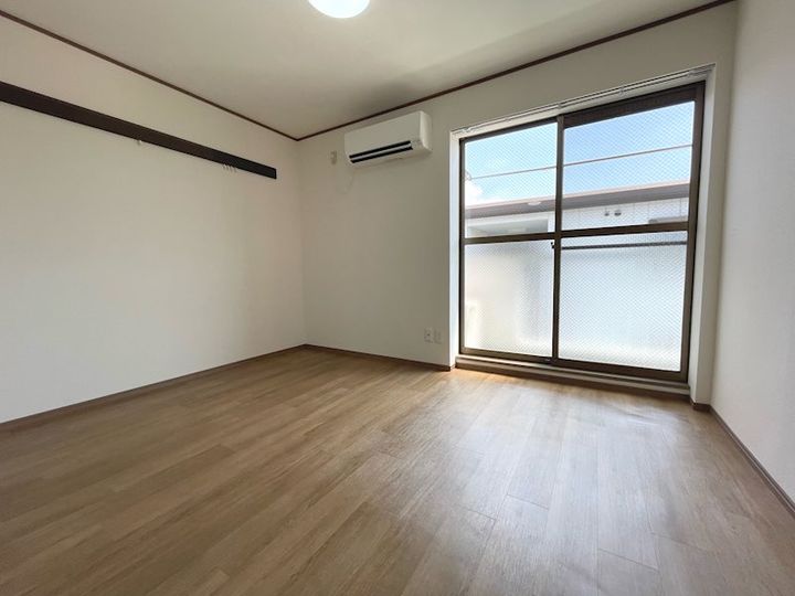 越谷ハイツAの居間