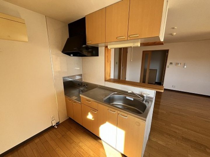 ホワイトピアニー ウエストのキッチン