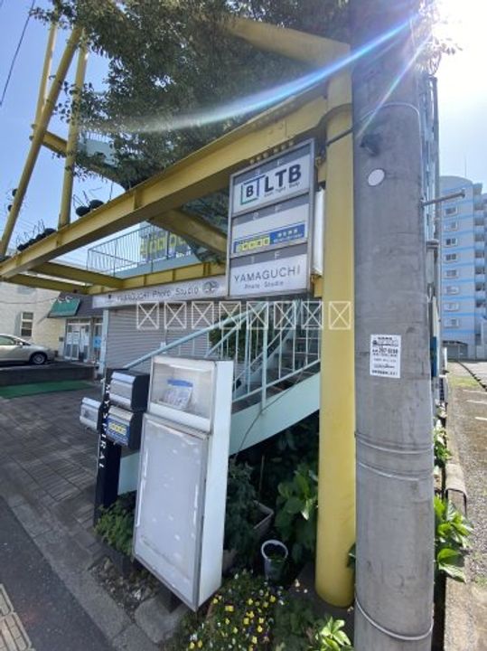 トゥモローの周辺