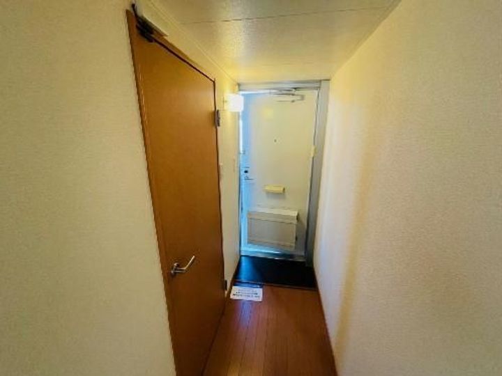 レオパレスパールリビエールIの玄関