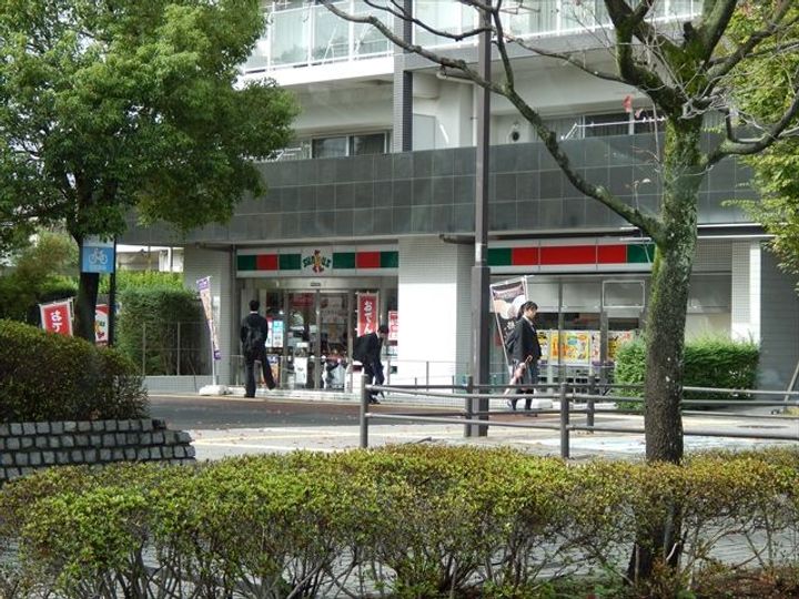 クインハイツIIIの周辺