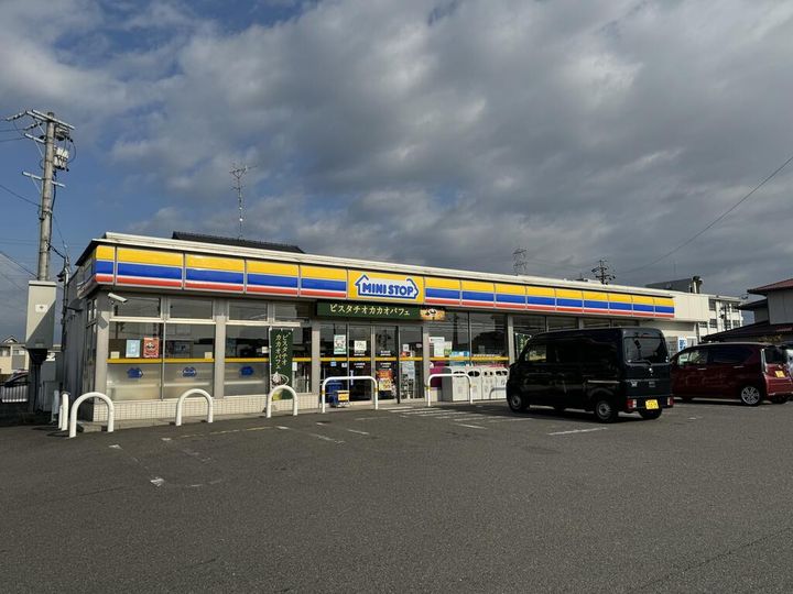 S・FIELD76の周辺