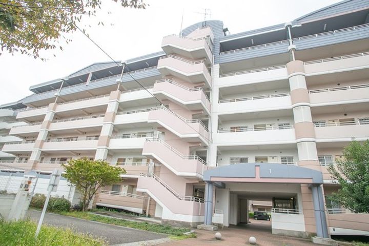 URサンヴァリエ東長居の外観