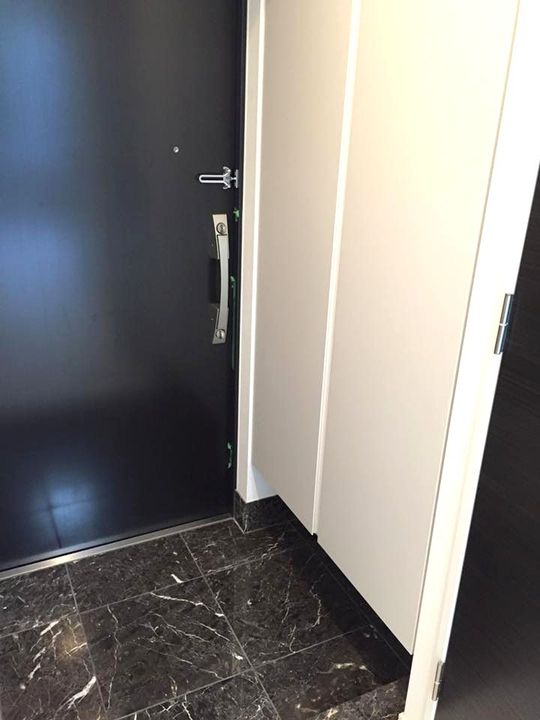 東京都千代田区鍛冶町2(マンション)の賃貸物件の玄関