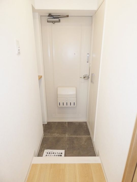 メゾンパーク大森の玄関