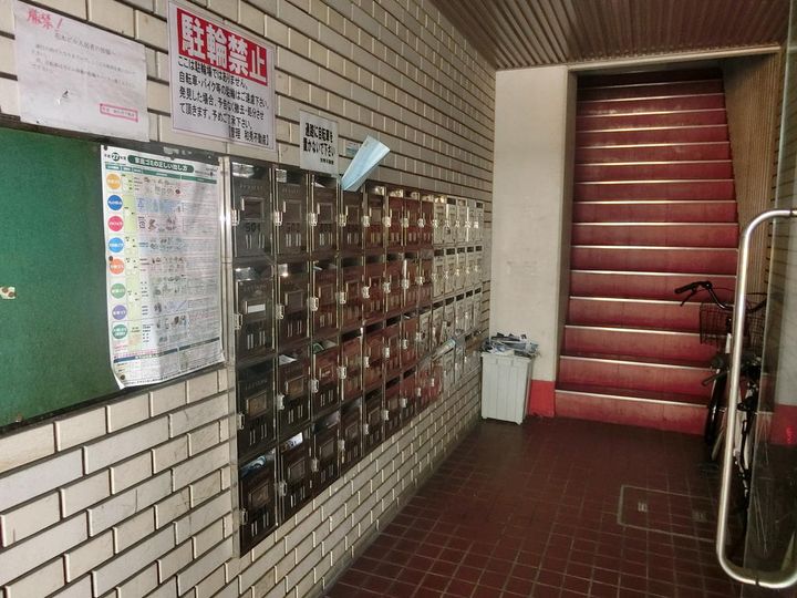 和秀舟入本町ビルの地図