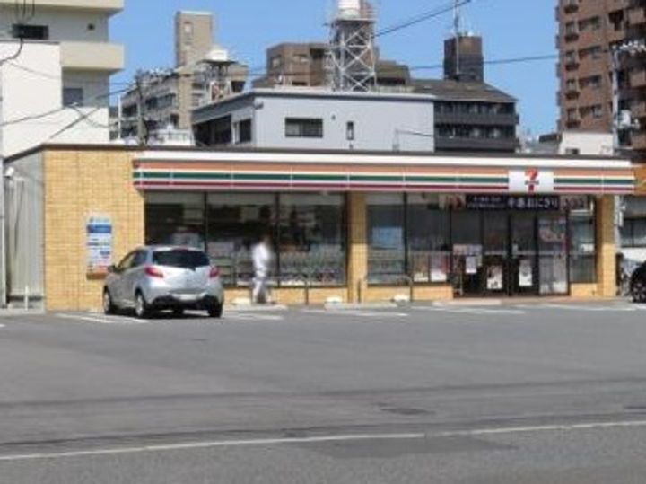 和秀舟入本町ビルの周辺