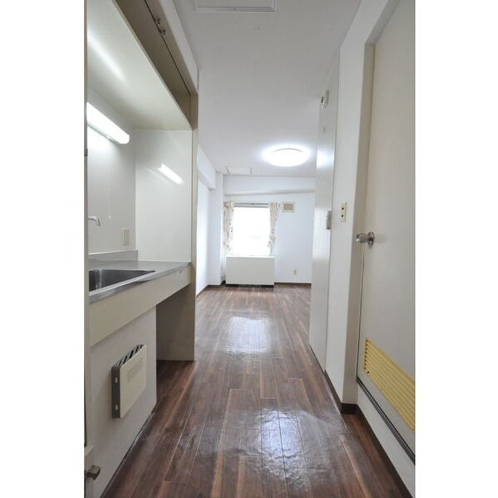 北海道札幌市北区北八条西6(マンション)の賃貸物件の玄関