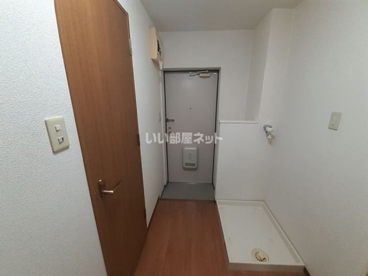 アステール鴻之台の玄関