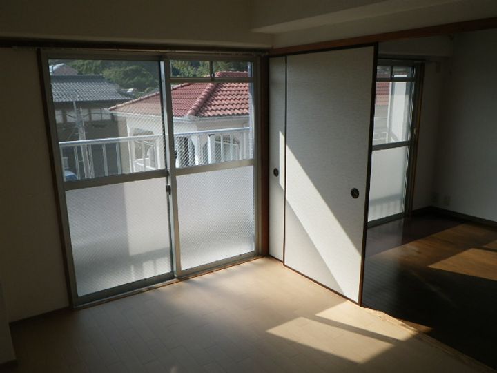 大福第9ビルの居間