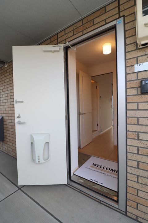 岡山県岡山市北区南方5(アパート)の賃貸物件の玄関