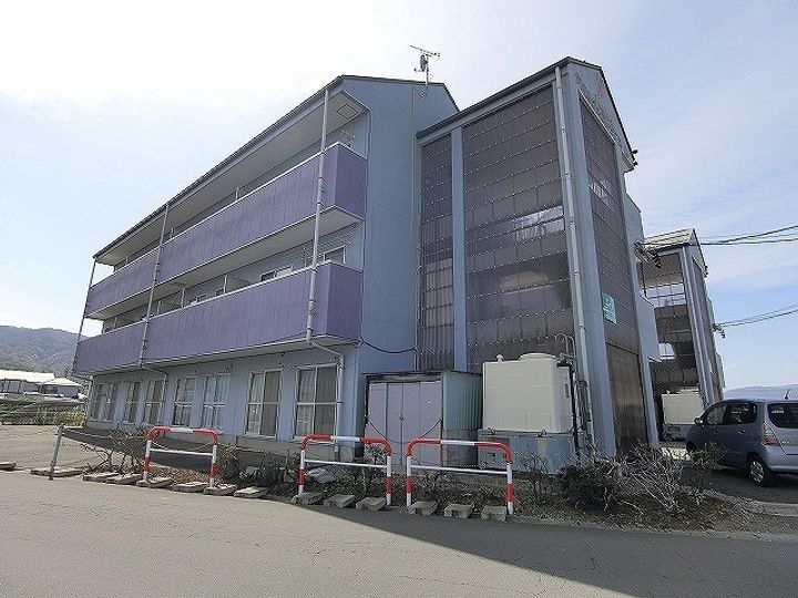 ファーニッシュド・ステイ諏訪インター北壱番館の外観