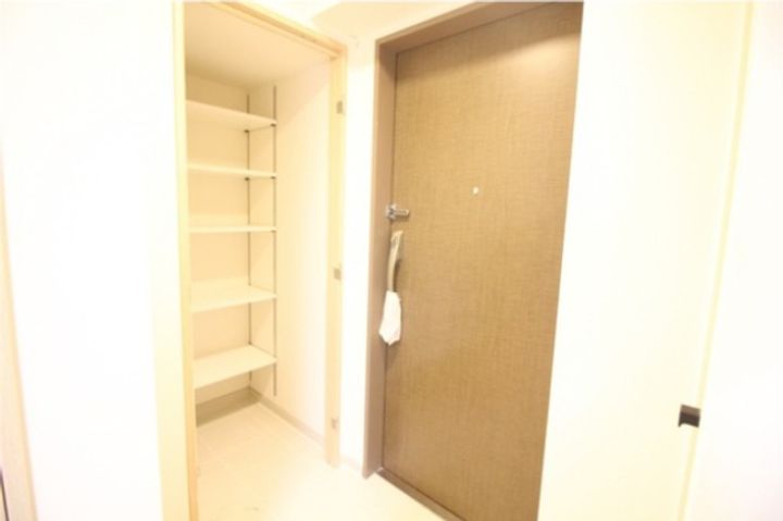 東京都千代田区神田駿河台3(マンション)の賃貸物件の玄関