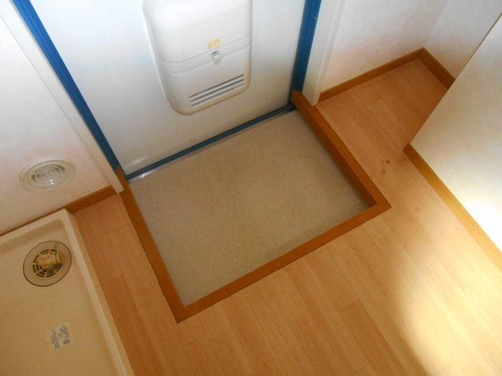 東京都国立市東1(アパート)の賃貸物件の玄関