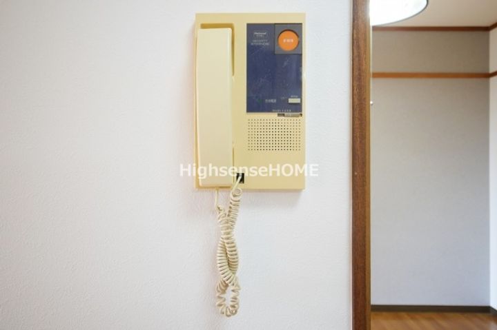 フロンティア放出の内装