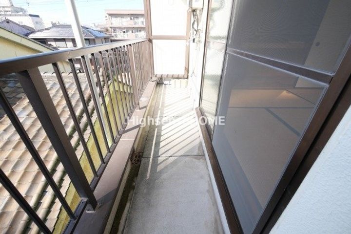 フロンティア放出の内装