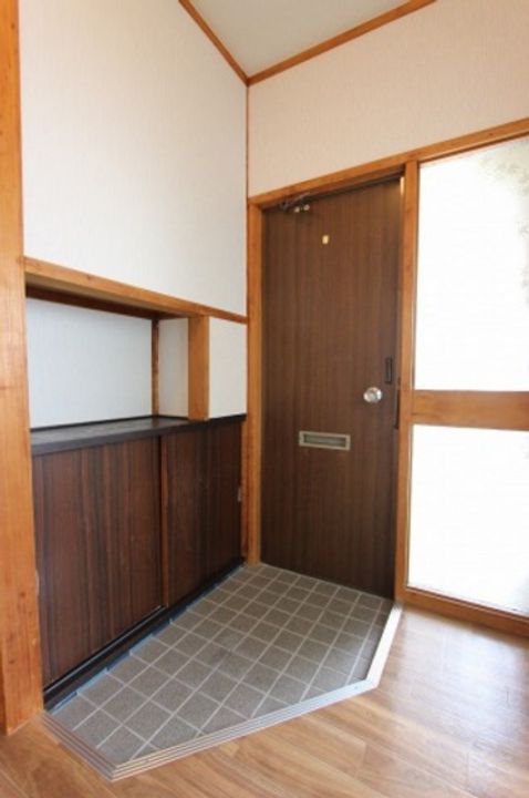 三宅第一アパートの玄関