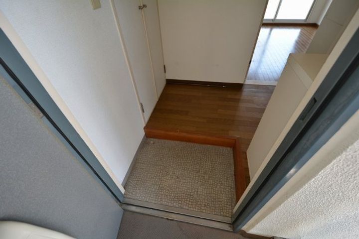 フロントリバー東難波の玄関