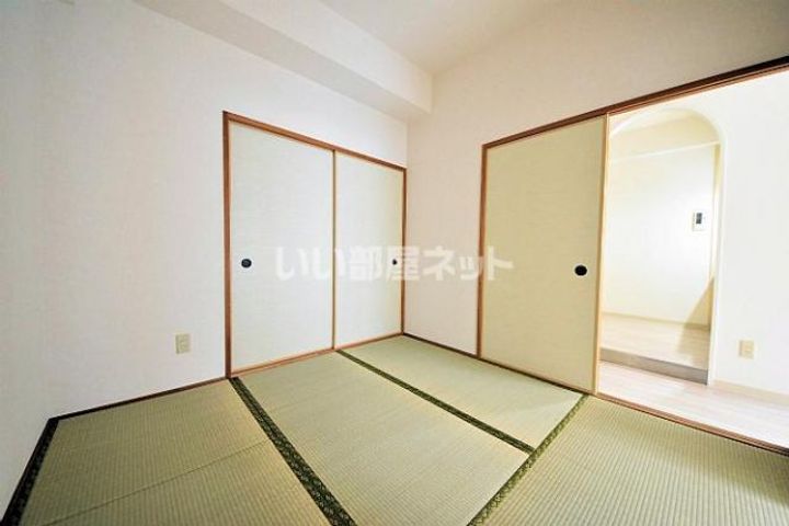 奈良県大和高田市神楽3(マンション)の賃貸物件の内装