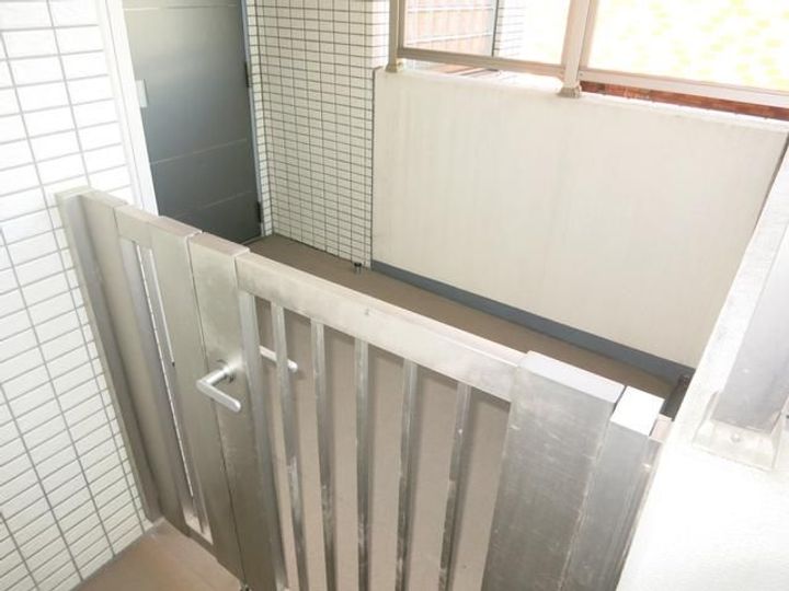 東京都目黒区中町1(マンション)の賃貸物件の玄関