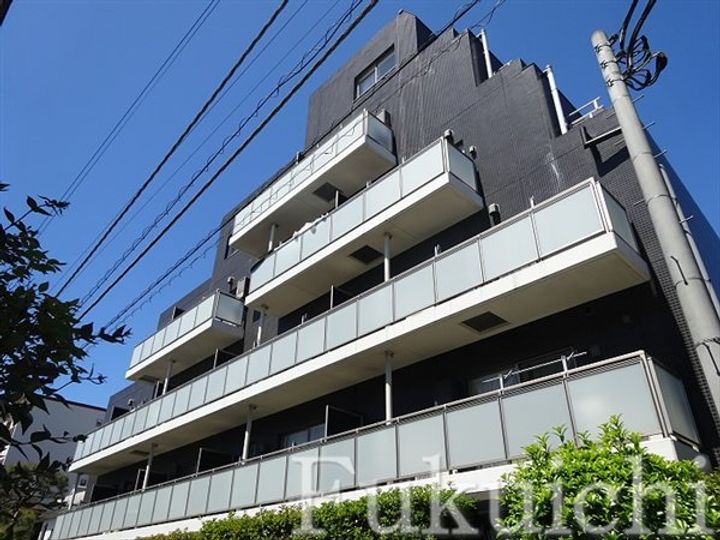 J.リヴェール学芸大学の外観