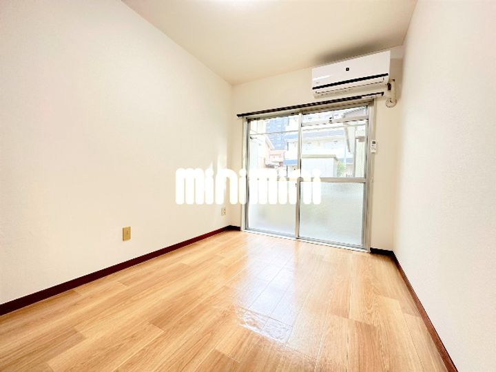 福田マンションの居間