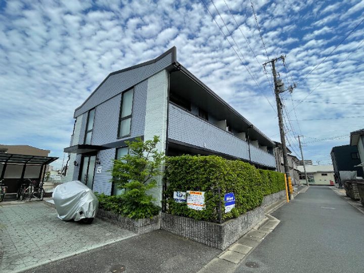 岡山県岡山市北区庭瀬の賃貸マンションの外観
