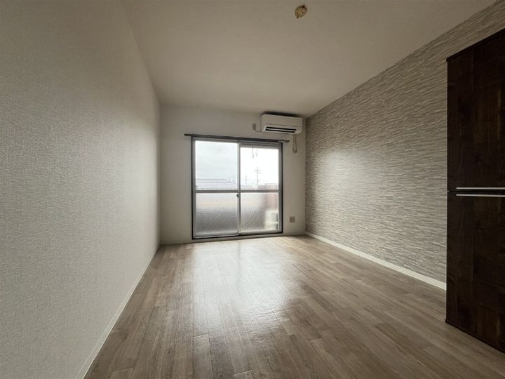 静岡県浜松市中央区篠ケ瀬町(マンション)の賃貸物件の居間