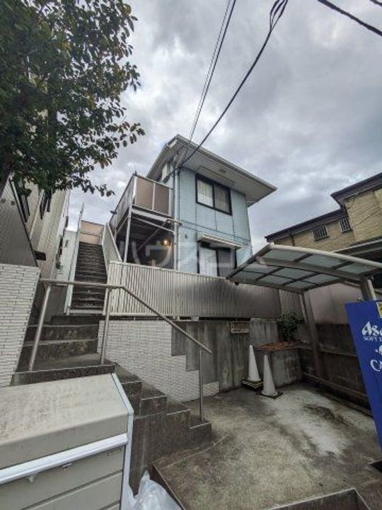 エルデ明大前の外観