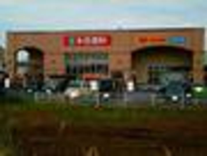 S・FIELD75の周辺