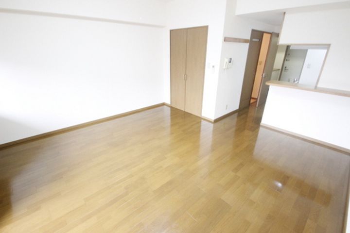 シティハイツ宇品の居間