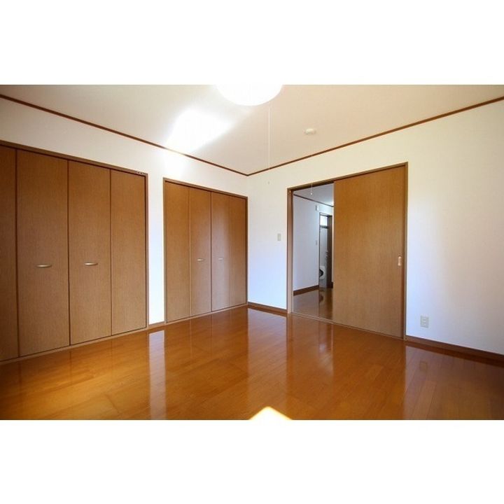 真鍋松安アパートの内装