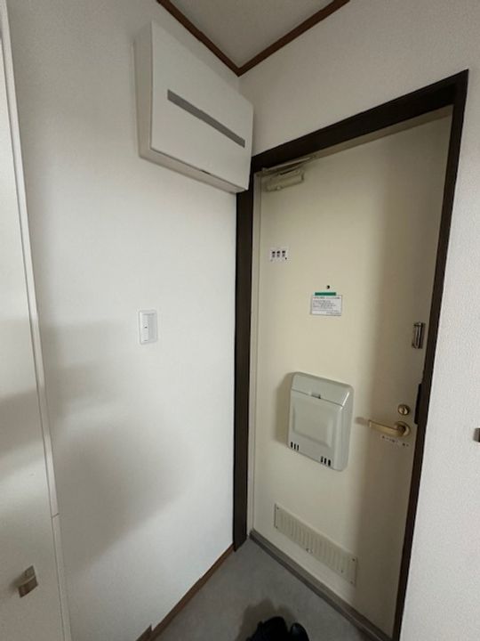 パインヴィラ綱島の玄関