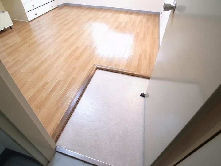 (事務所相談可)片平ホワイトレジデンスの玄関