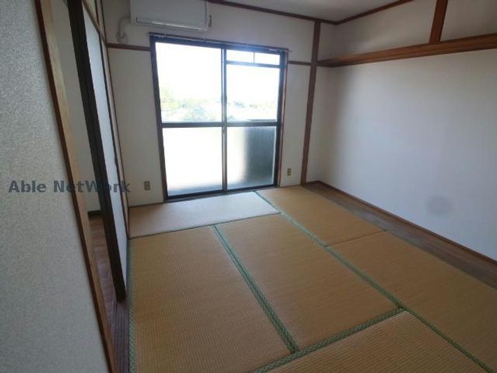 メゾン・ド・アールの居間