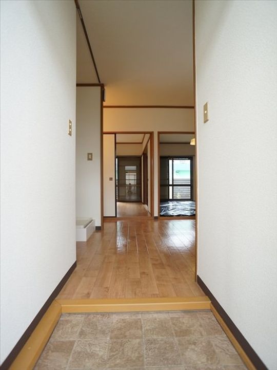 サンセゾン新田の玄関