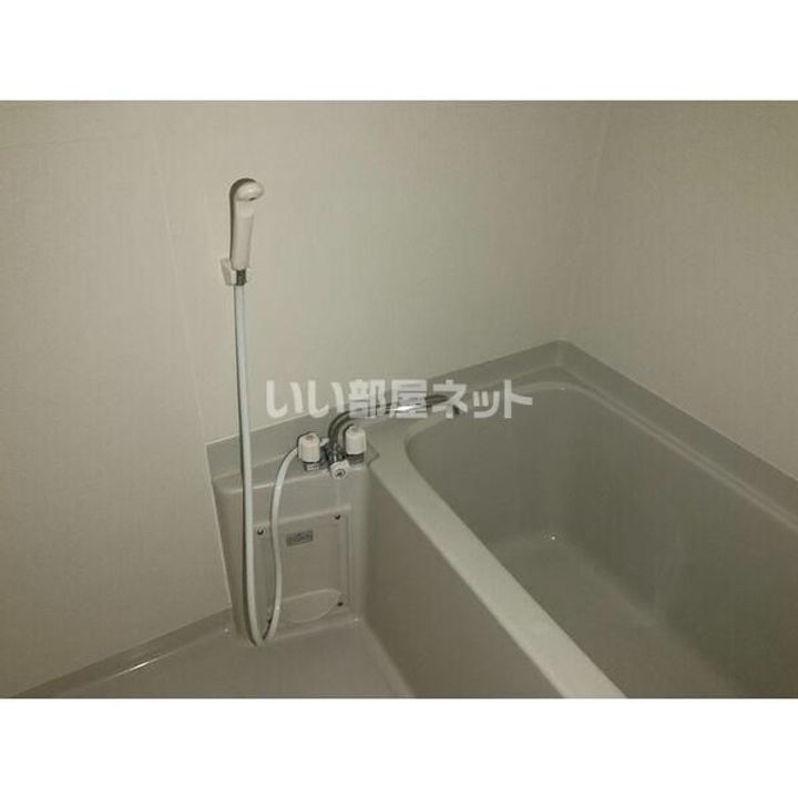 ガーデンムツミAの風呂