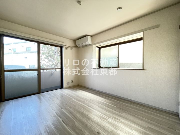 メゾン菊野台の居間