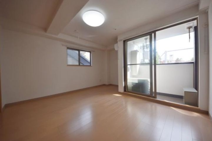 東京都台東区三ノ輪1(マンション)の賃貸物件の居間