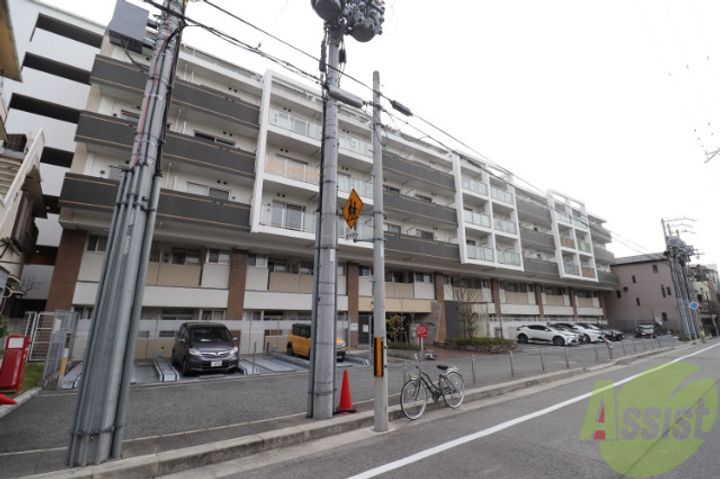 セレニテ甲子園IIの外観