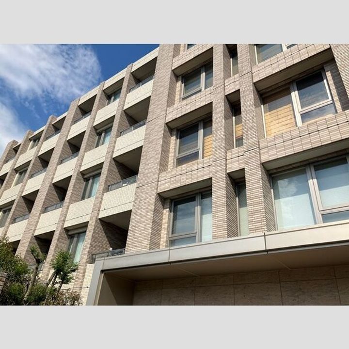 クレヴィア成城の外観