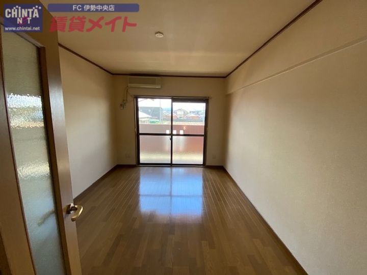 ワールドパレスの居間