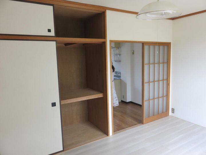 井戸田町1Kの居間